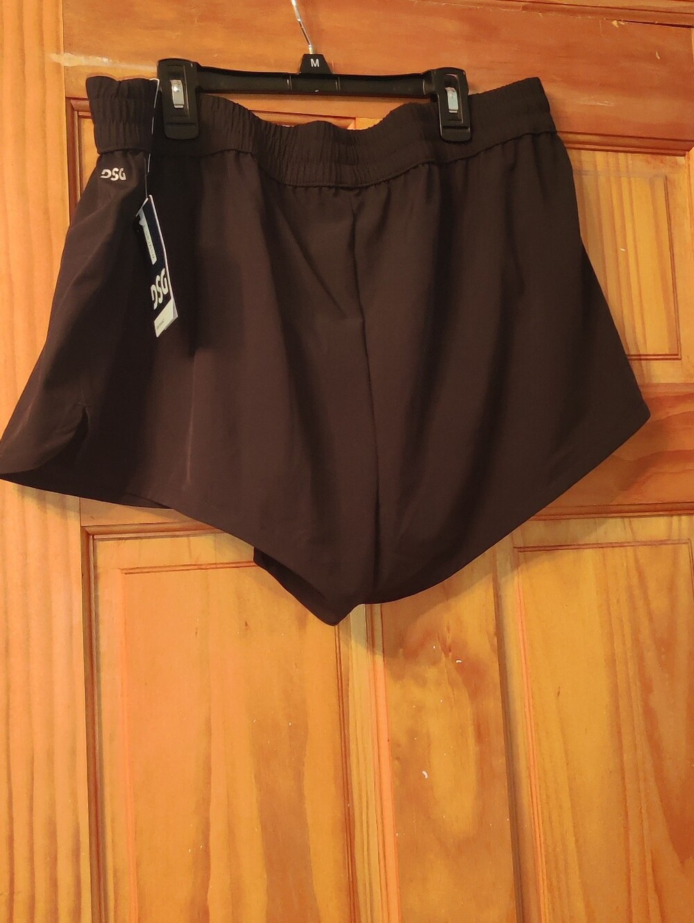 DSG Size XL women's Shorts NWT New With Tags Black Mid Rise Stride Run Short